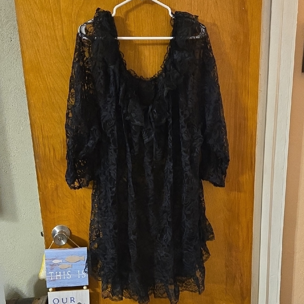 Elegant Black Lace Nighty: 3X A